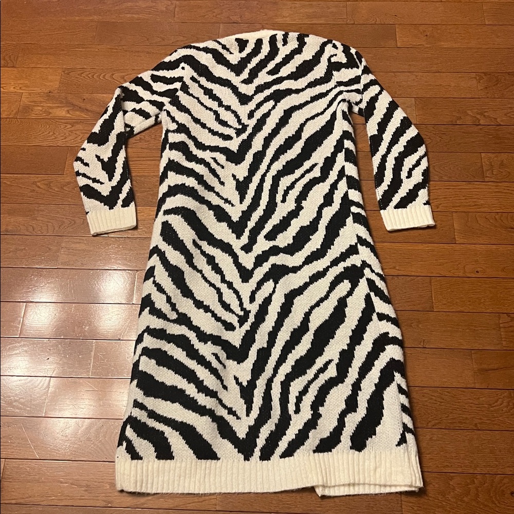 🖤BOSTON PROPER ZEBRA JACQUARD DUSTER/CARDIGAN SWEATER-POCKETS-BLACK/WHITE-M🖤 - Picture 4 of 16